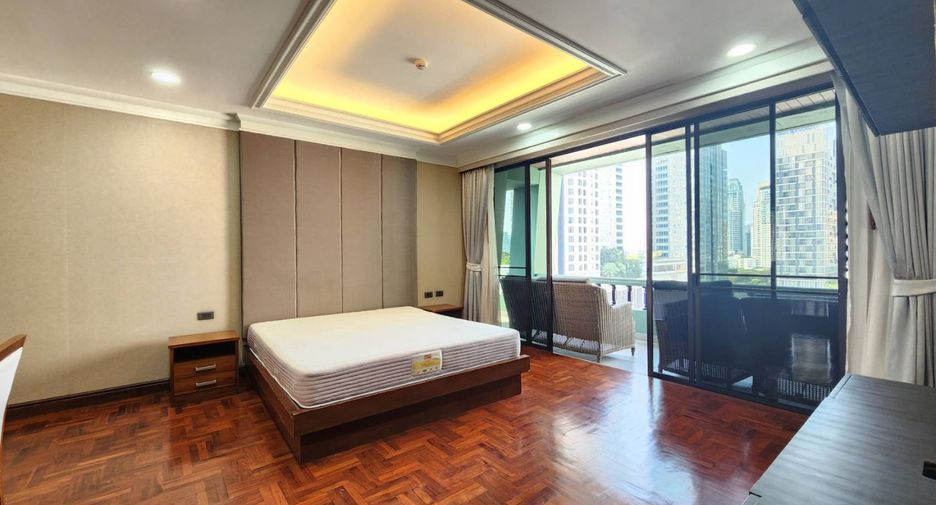 For rent 4 bedrooms apartment in Pathum Wan, Bangkok