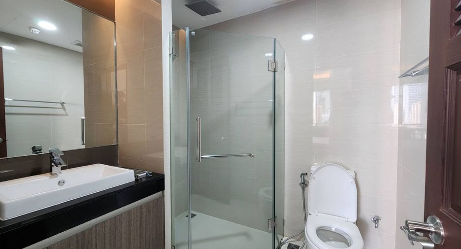 For rent 4 bedrooms apartment in Pathum Wan, Bangkok