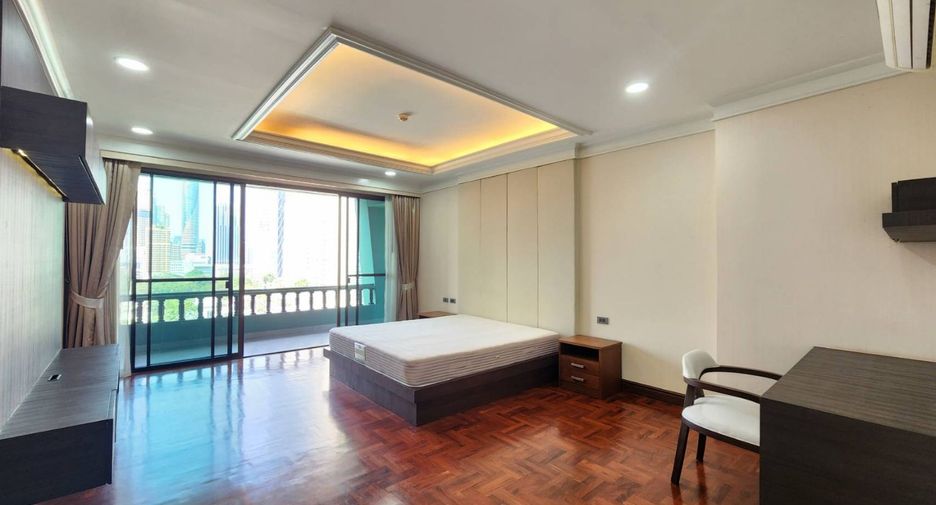 For rent 4 bedrooms apartment in Pathum Wan, Bangkok