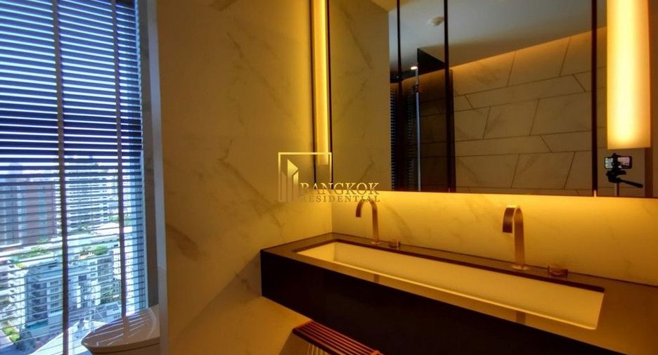 For rent 2 bedrooms condo in Khlong Toei, Bangkok
