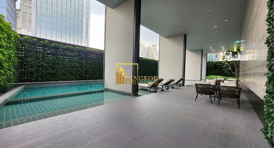 For rent 2 bedrooms condo in Khlong Toei, Bangkok