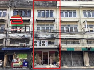 For sale 3 bedrooms retail Space in Wang Thonglang, Bangkok