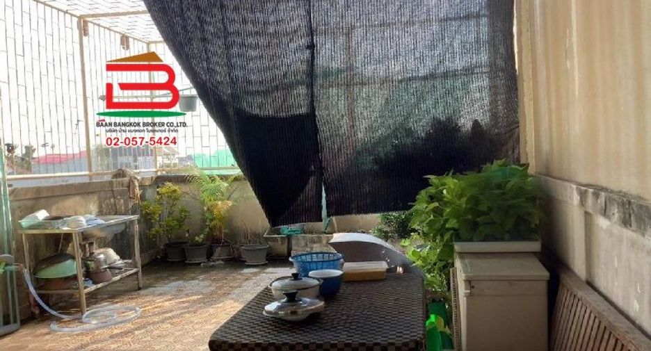 For sale 3 bedrooms retail Space in Wang Thonglang, Bangkok