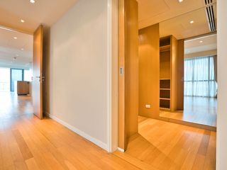 For sale 3 bed condo in Yan Nawa, Bangkok