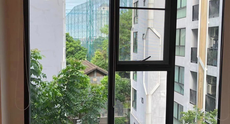 For sale 2 bedrooms condo in Khlong Toei, Bangkok