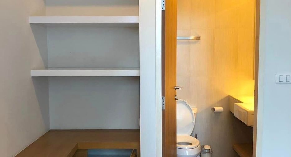 For sale 2 bedrooms condo in Khlong Toei, Bangkok