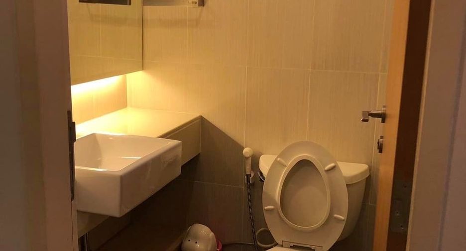 For sale 2 bedrooms condo in Khlong Toei, Bangkok