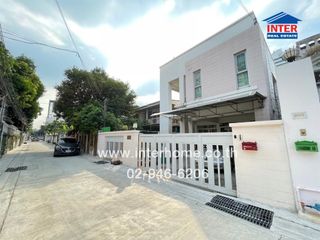 For sale 4 Beds house in Din Daeng, Bangkok