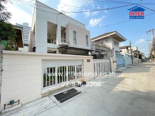 For sale 4 Beds house in Din Daeng, Bangkok