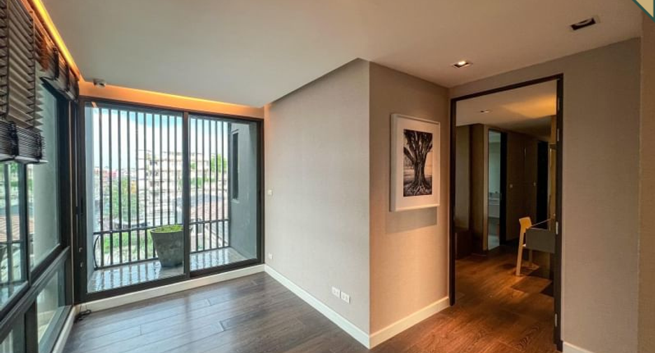 For rent and for sale 3 bedrooms townhouse in Watthana, Bangkok
