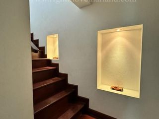 For sale 5 bedrooms retail Space in Huai Khwang, Bangkok