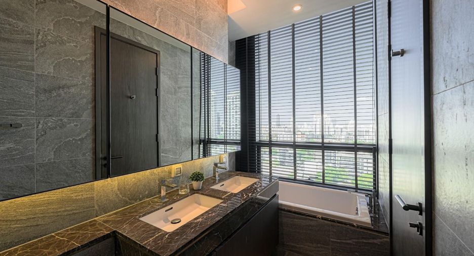 For rent 2 bed condo in Khlong Toei, Bangkok