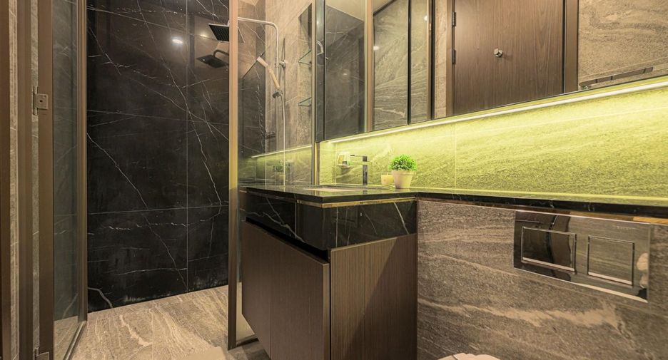 For rent 2 bed condo in Khlong Toei, Bangkok