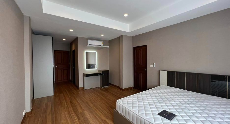 For sale 3 bedrooms house in Mueang Pathum Thani, Pathum Thani