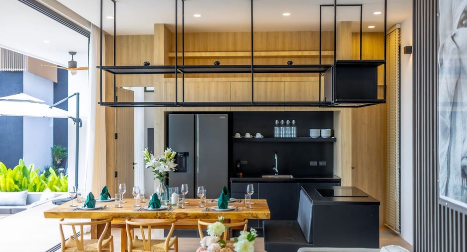 Villa en alquiler y en venta de 4 habitaciones en Thalang, Phuket