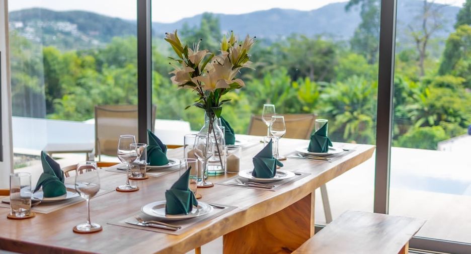 Villa en alquiler y en venta de 4 habitaciones en Thalang, Phuket