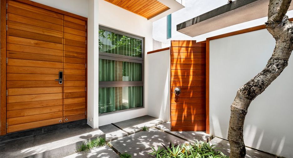 For rent 3 bedrooms villa in Mueang Phuket, Phuket