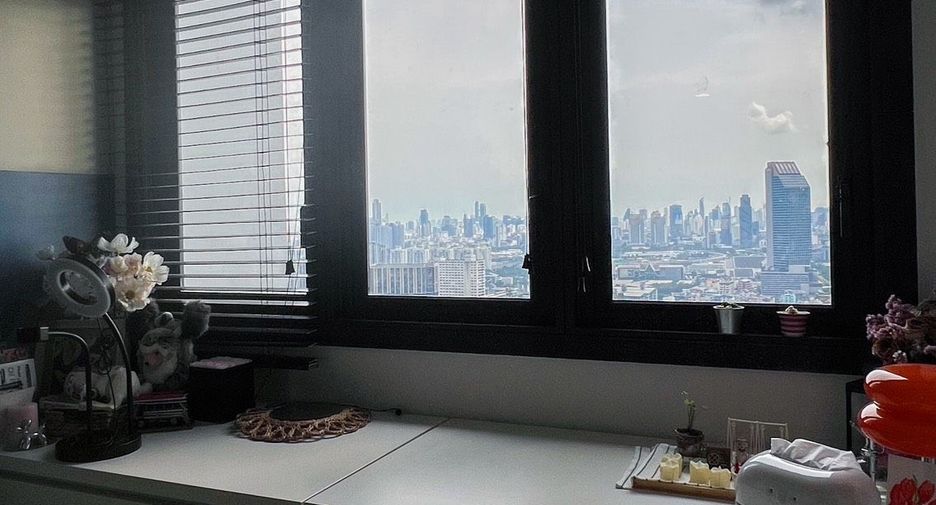For sale 1 Beds condo in Huai Khwang, Bangkok