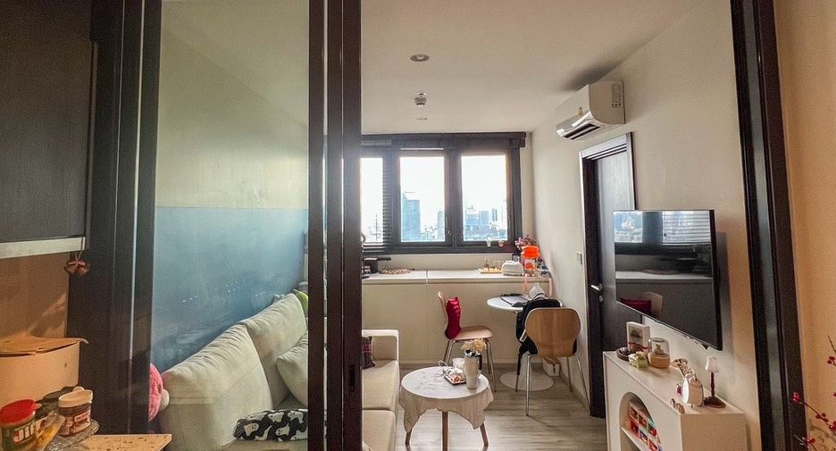 For sale 1 Beds condo in Huai Khwang, Bangkok