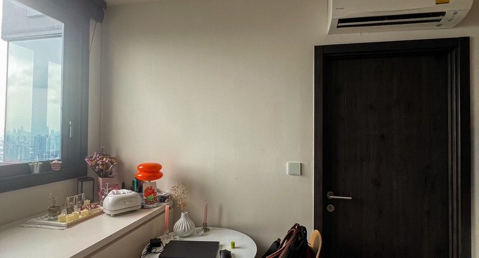For sale 1 Beds condo in Huai Khwang, Bangkok
