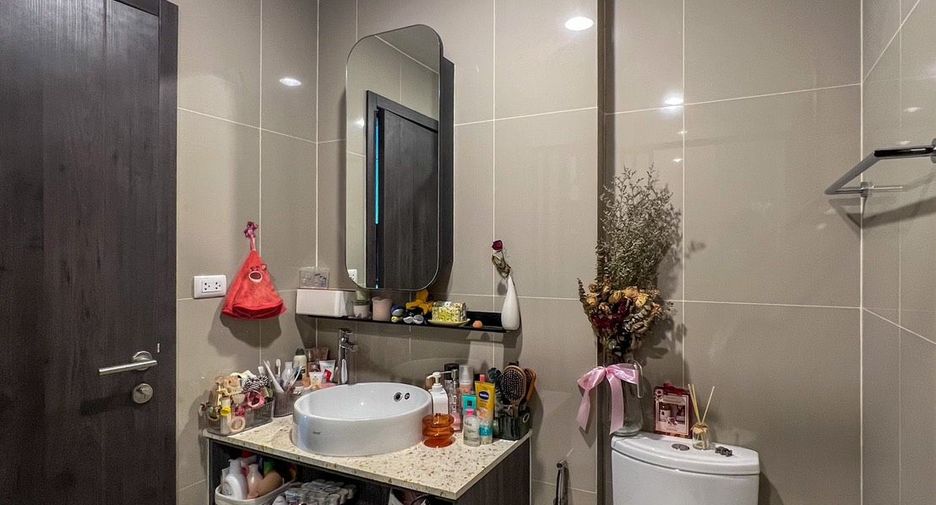 For sale 1 Beds condo in Huai Khwang, Bangkok