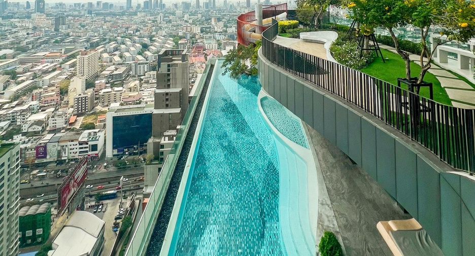 For sale 1 Beds condo in Huai Khwang, Bangkok