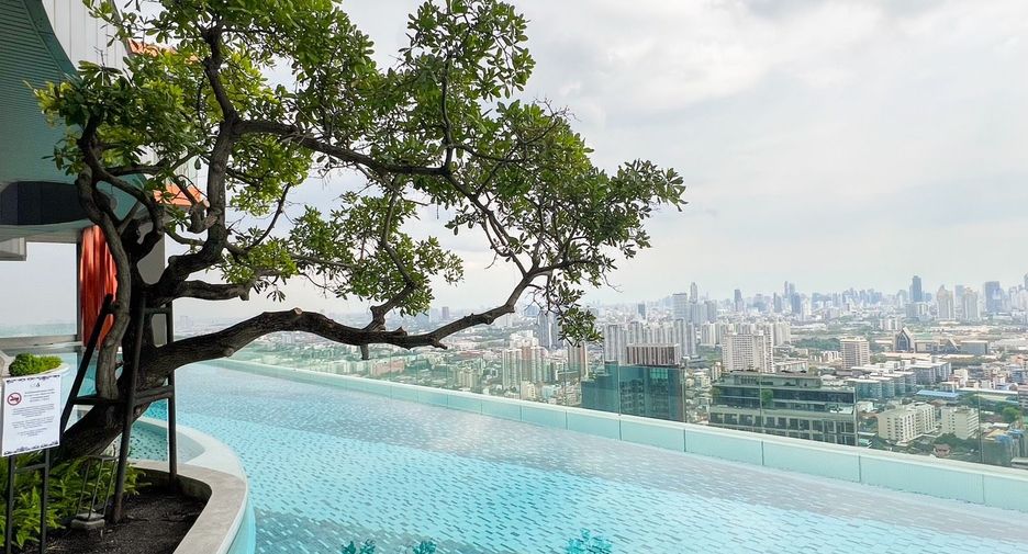 For sale 1 Beds condo in Huai Khwang, Bangkok