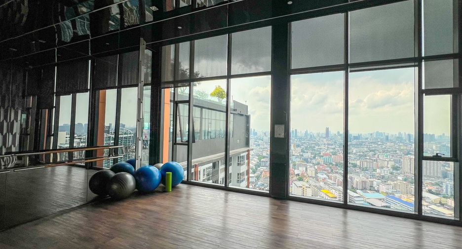 For sale 1 Beds condo in Huai Khwang, Bangkok