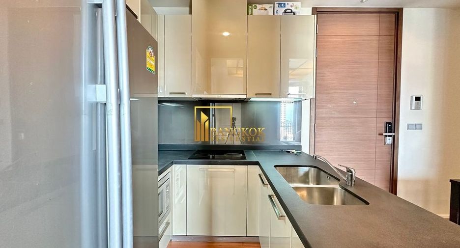 For rent 2 bedrooms condo in Watthana, Bangkok
