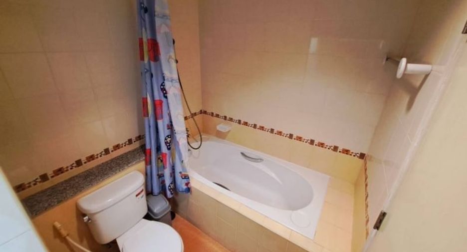 For sale 1 bed condo in Si Racha, Chonburi