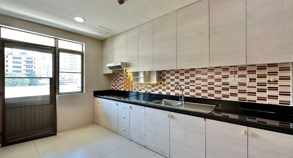 Condo en alquiler de 3 habitaciones en Watthana, Bangkok