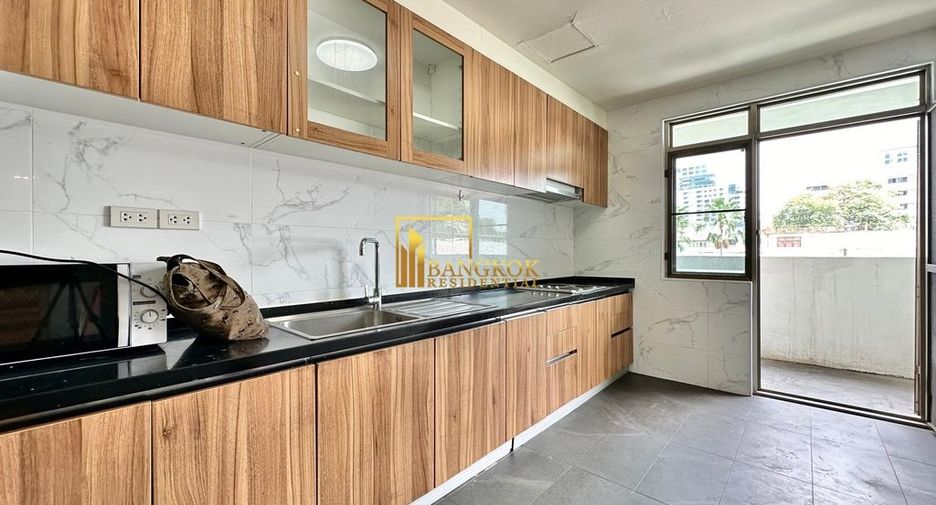 Condo en alquiler de 3 habitaciones en Watthana, Bangkok