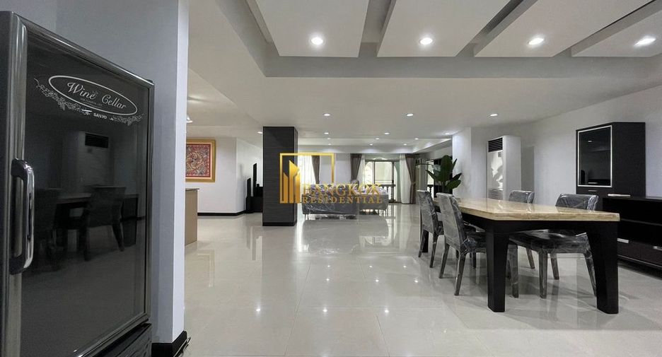 Condo en alquiler de 3 habitaciones en Watthana, Bangkok