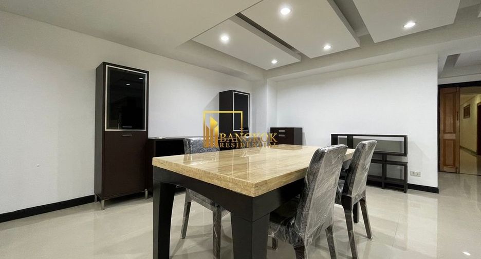 Condo en alquiler de 3 habitaciones en Watthana, Bangkok