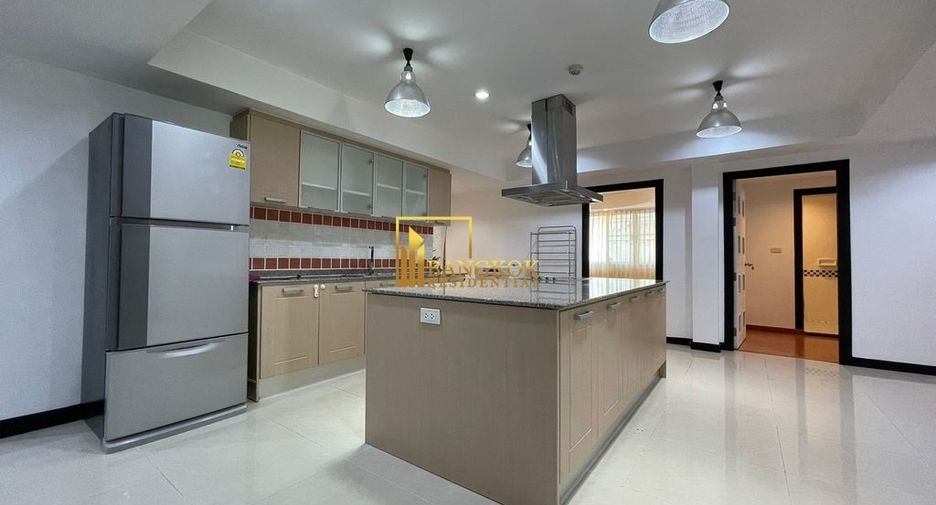 Condo en alquiler de 3 habitaciones en Watthana, Bangkok