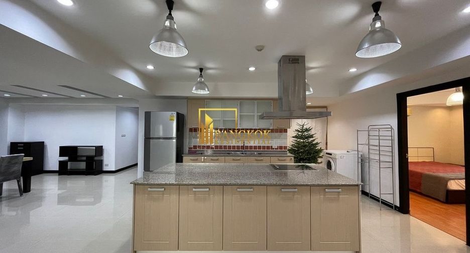 Condo en alquiler de 3 habitaciones en Watthana, Bangkok