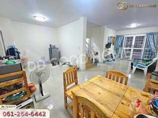 À vendre 3 chambres maison de ville à Phutthamonthon, Nakhon Pathom