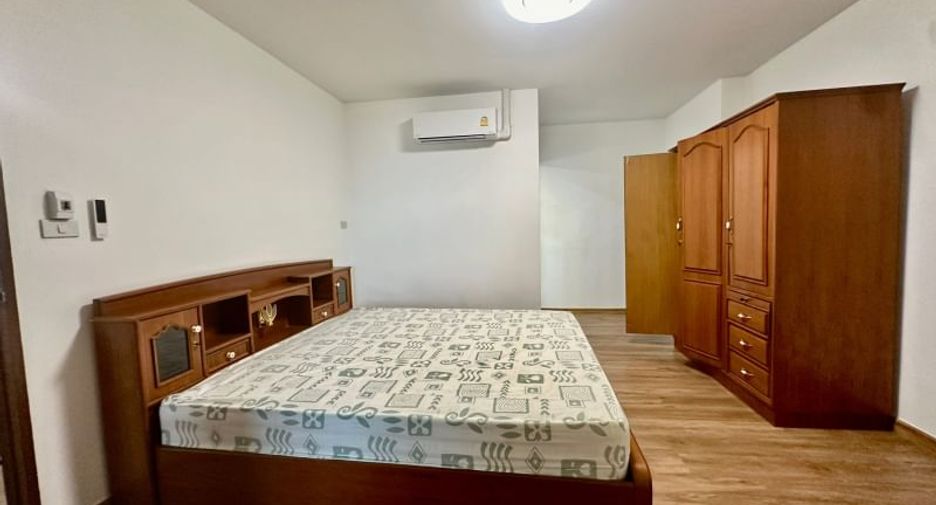 For rent 2 bedrooms condo in Si Racha, Chonburi