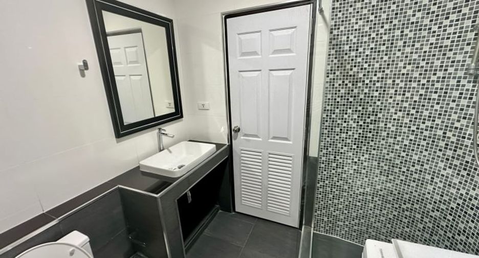 For rent 2 bedrooms condo in Si Racha, Chonburi