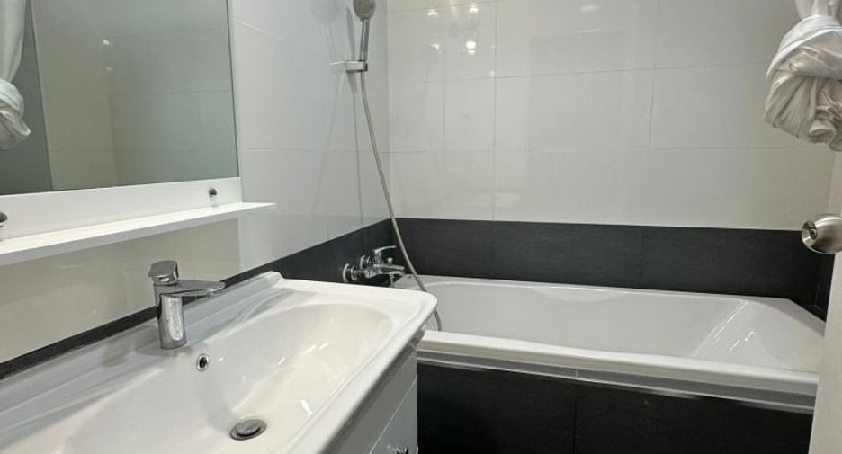 For rent 2 bedrooms condo in Si Racha, Chonburi