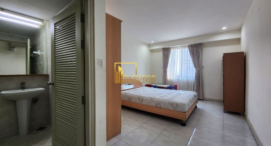 Condo en alquiler de 3 habitaciones en Watthana, Bangkok