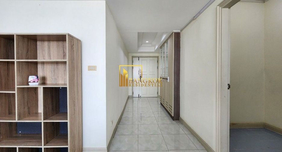 Condo en alquiler de 3 habitaciones en Watthana, Bangkok