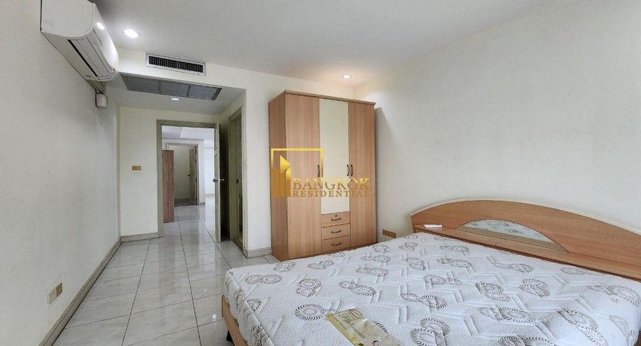 Condo en alquiler de 3 habitaciones en Watthana, Bangkok