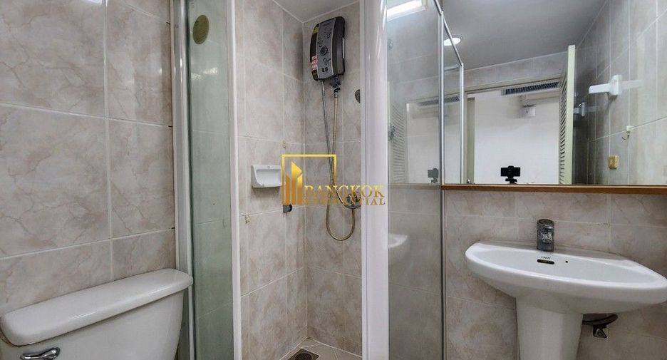 Condo en alquiler de 3 habitaciones en Watthana, Bangkok