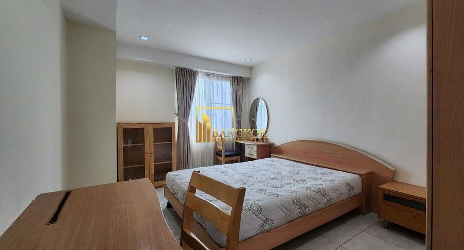 Condo en alquiler de 3 habitaciones en Watthana, Bangkok