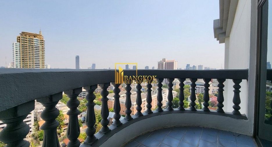 Condo en alquiler de 3 habitaciones en Watthana, Bangkok