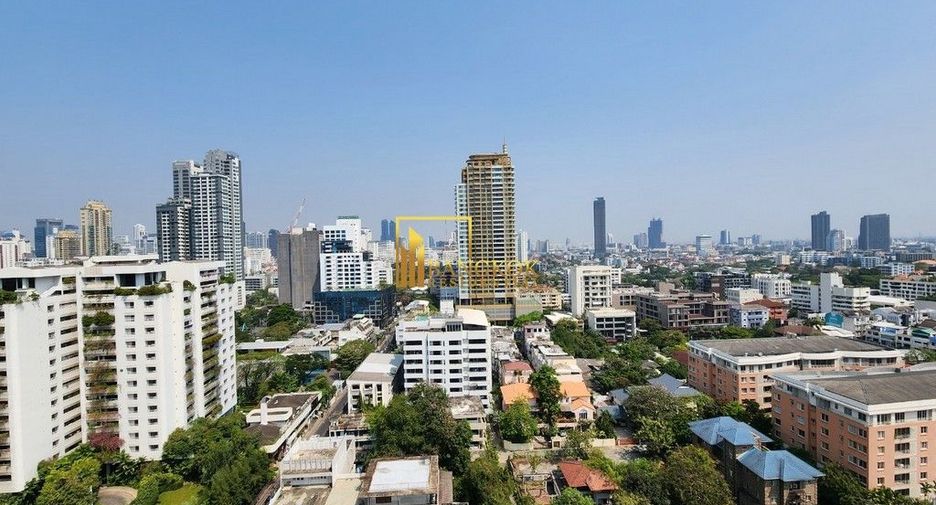 Condo en alquiler de 3 habitaciones en Watthana, Bangkok