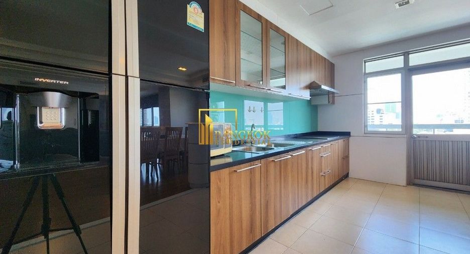 Condo en alquiler de 3 habitaciones en Watthana, Bangkok