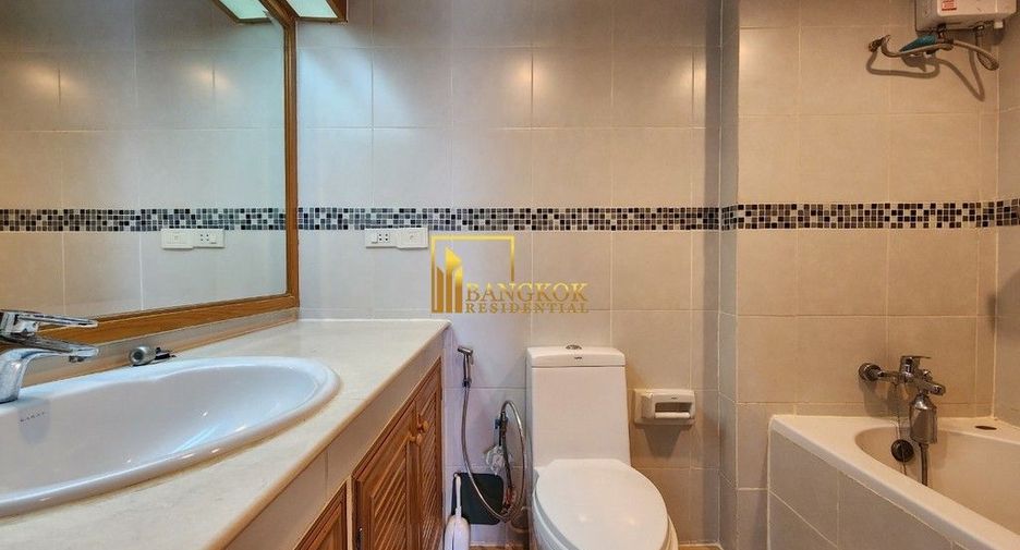 Condo en alquiler de 3 habitaciones en Watthana, Bangkok