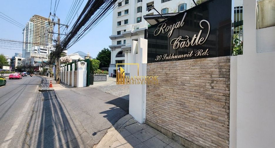 Condo en alquiler de 3 habitaciones en Watthana, Bangkok